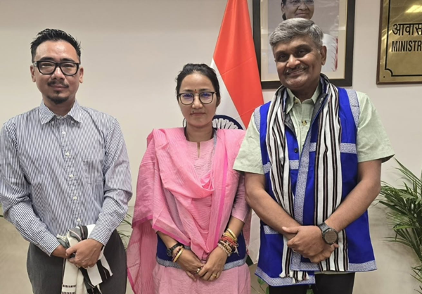 MoHUA Secretary meets Itangar Mayor